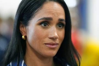 メーガン妃が４５歳の誕生日の主役を王室に奪われる　ファンは「王室の復讐」と非難＝英紙報道