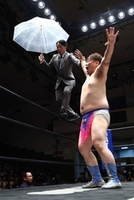 【ドラゴンゲート】男色ディーノ〝新宿駅代表〟として新橋二郎を一蹴「桃鉄でも高いもん、新宿」