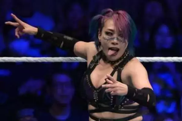 【ＷＷＥ】去就注目のアスカがユーチューブで離脱の理由を説明「実は個人的な事情がありまして」