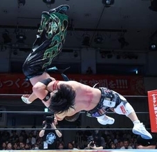 【新日本】ＹＯＨがＩＷＧＰジュニア初防衛　敢闘のフランシスコ・アキラに「次は１００％で来いよ」