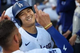 【ドジャース】アライグマの赤ちゃん２匹がフィールドに侵入「翔平に会いたがっている」動画反響