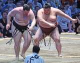 「【大相撲】熱海富士　初Ｖチャンスも…先代師匠まさかの〝激辛採点〟「理想の相撲には程遠い。いつか墓穴を掘る」」の画像1