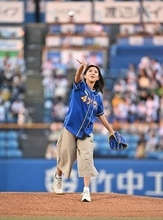 黒島結菜　ヤクルト戦始球式でノーバン投球「晴れ晴れしい気持ちでいっぱい」