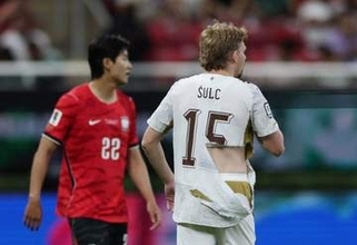 【北中米Ｗ杯】韓国ＤＦのチェコ選手シャツ引き裂きに英国メディア仰天「まるでハルク・ホーガンだ」