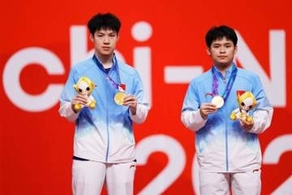 【卓球】ダブルス金の中国・林詩棟　張本智和＆を篠塚大登を称賛「卓球界でも非常に優秀な選手」