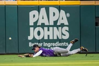 【ＭＬＢ】ロッキーズ新人がヤジに中指でスタメン落ちも途中出場「処分は６イニングで終わった」