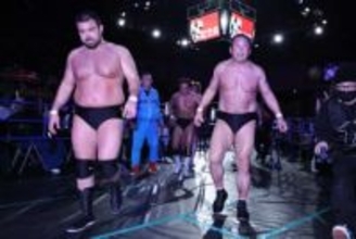 【新日本】ウルフアロンが藤波辰爾との初タッグで感激　まさかのドラゴンリングインも敢行「気付いたら飛んでました」