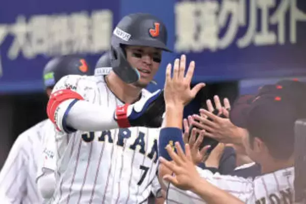 【侍ジャパン】４番・佐藤輝明が特大先制３ラン　大谷翔平から祝福も「アピールする立場」