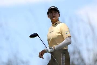 渋野日向子　後半崩れて優勝遠のく１５位後退「プレッシャーに負けた」首位と６打差