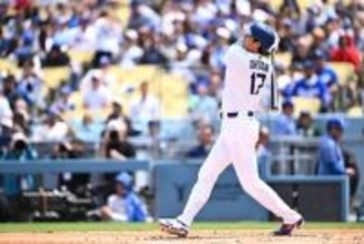 大谷翔平２試合連続先頭打者弾　初対決レンジャーズの右腕デグロムの初球とらえて〝確信歩き〟