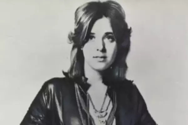 元祖女性ロッカーのスージー・クアトロ　元夫がアルツハイマー病と闘病中であることを明かす