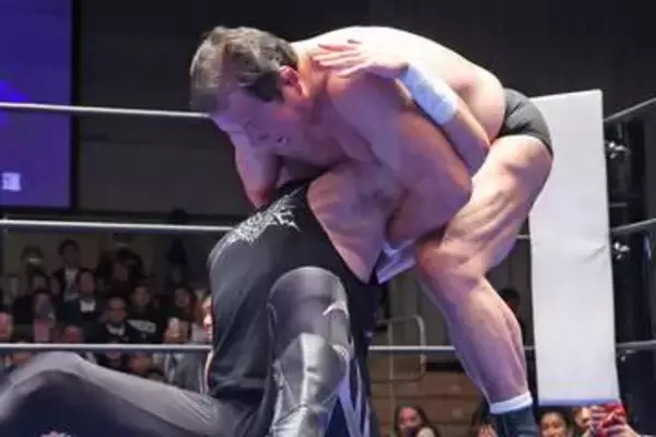 【ドラディション】72歳・藤波辰爾　H.O.T 成田蓮との激闘に沈む…試合後は電撃登場のウルフアロンに救出されエール
