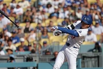 【ドジャース】大谷翔平 〝飛距離十分〟のバットすっぽ抜けに実況「ボールを飛ばしてほしい」