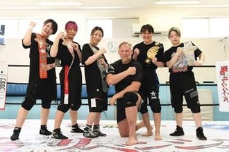 【スターダム】元ＵＦＣ王者ジョシュ・バーネットが熱血指導　妃南が感嘆「テクニックが凄い」