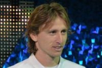 モドリッチが左頬骨の骨折で手術…今季絶望もＷ杯はフェースガード着用でプレーへ