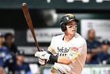 「【ソフトバンク】パ・リーグ２冠猛進の栗原陵矢　山川穂高が開幕前に語っていた「爆発条件」」の画像1