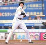 「【ソフトバンク】死球で途中交代の柳田悠岐　小久保監督「骨には異常がないと聞いている」」の画像1