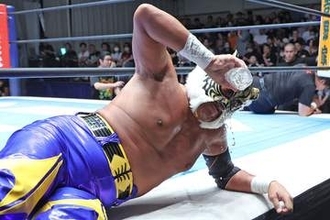 【新日本】タイガーマスク　引退前夜まさかの敗北…邪道＆外道には「20何年間、翻弄されまくってます」