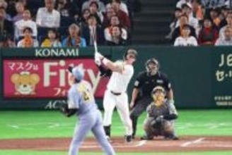 【巨人】キャベッジが開幕戦先頭打者アーチ！阪神・村上の内角低め直球をすくい上げる
