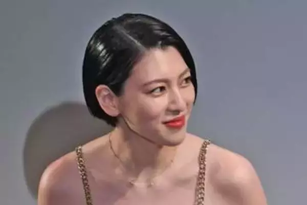 三吉彩花〝背中タトゥー〟による仕事への影響有無　業界関係者が指摘