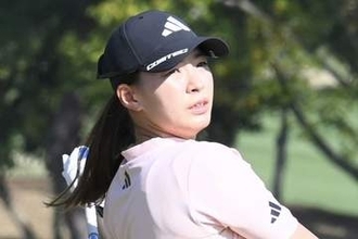 渋野日向子が苦手コースで連日の６０台　ホールアウト時３位浮上「パットが入ってくれた」
