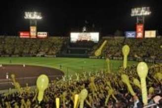 【阪神】岡田彰布顧問　解説席でジェット風船に苦戦　思うように膨らませず「これ短いわ」