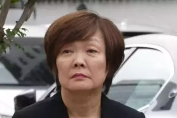 安倍昭恵氏　安倍晋三元首相の銅像除幕式に参加「ありがとうございました！」