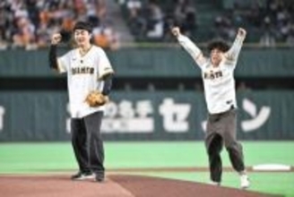たくろう・赤木裕　巨人戦で漫才＆ノーバン始球式を披露…背番後「０」を選んだ意外な理由