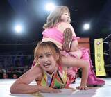 「【Ｓａｒｅｅｅ興行】女子高生レスラー・彩桜が初参戦　必殺技〝自爆〟に苦笑い」の画像1