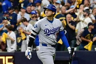 【ドジャース】大谷翔平　リーグ優勝決定シリーズ第１戦前の〝股間さわり〟が物議　ブーイングへの挑発か…