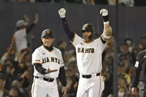 【巨人】石塚裕惺は２点適時三塁打でプロ初打点　泉口の代役「自分の成長につなげられれば」