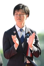 鈴木憲和農水相　日本ダービーに感動「涙が止まりませんでした…」
