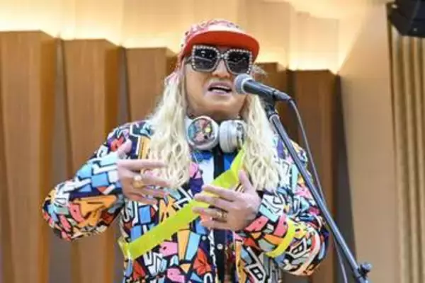 ＤＪ　ＫＯＯ　夜道の交通事故を防ぐ反射板の重要性をアピール「実行していただければ、うれしみＤＯ　ＤＡＮＣＥ！」