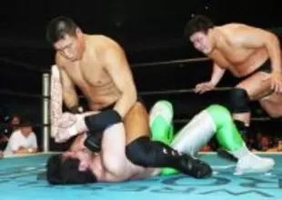 三沢光晴 vs 小川直也　2001年一度きりの刺激的対決　パートナー力皇猛が奮闘も…対抗戦が終焉した背景