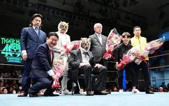 【ＳＳＰＷ】四代目タイガーが初代タイガーにお返しの花束「必ず先生は復活する」と断言