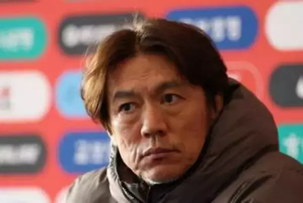 韓国代表・洪明甫監督は単なる〝お飾り〟？　ポルトガル人コーチの発言が物議も本人は誤訳主張
