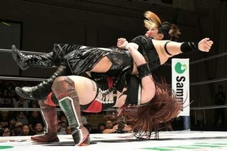 【スターダム】鈴季すず　〝旧友〟Ｓキッド＆天咲とリングで再会「懐かしい顔ぶれだわ、若干気まずい…」