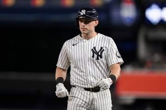 【ＭＬＢ】ファウルボールがカメラマンの頭部直撃で球場騒然　打者の献身的行動が称賛＝米報道