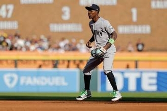 【ＭＬＢ】チザムがポップキャンディーくわえて守備　実況者興奮「これこそが彼という人間だ！」