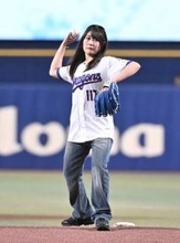 【中日】スノーボード金メダルの村瀬心椛が巨人戦で始球式「オリンピックよりも体が震えました」
