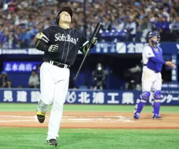 【ソフトバンク】近藤健介が死球で悶絶…途中交代　小久保監督が状態説明「骨は大丈夫そう」