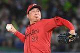 「【広島】栗林良吏また報われず…７回１失点、自責０で防御率1.07も６勝目おあずけ」の画像1