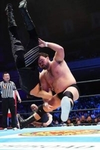 【新日本】ウルフアロン　怨敵ドン・ファレから〝疑似３カウント〟奪取「もう１回、俺と１対１で戦え」