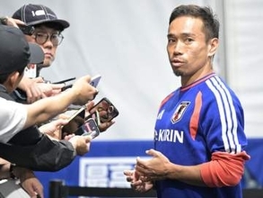 【日本代表】鬼門の２戦目へ練習前ミーティング　長友佑都が〝独演会〟でイレブンを引き締め