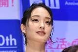 「剛力彩芽　松岡昌宏の膝の上で記念撮影した思い出「だとしたらかなりセクハラだね」」の画像1
