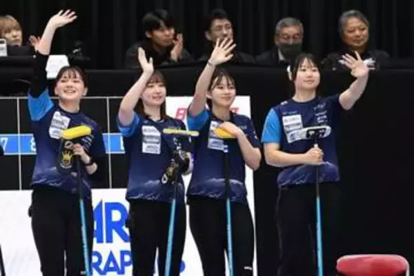 【カーリング】ＳＣ軽井沢クラブがロコ・ソラーレに完勝　上野美優は氷を冷静分析「今日は比較的滑っていた」