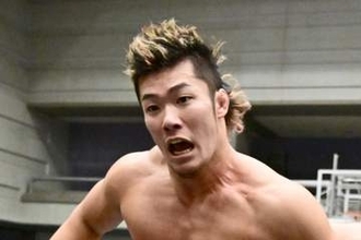 【新日本・Ｇ１】上村優也がザック・セイバーＪｒ．とのテクニシャン対決制す　「３、２、１、オッシャー！」で締め