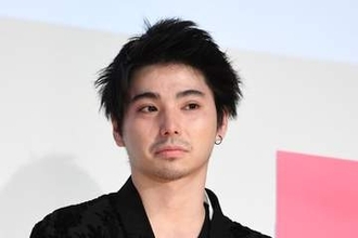 「気は小さいが…」村上虹郎が現場で見せた〝別の顔〟 元カノの頭を窓にガーン！の衝撃