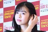 「森七菜と同年代イケメン俳優の密会現場をキャッチ！ 冷麺シェアするアツアツぶり」の画像1