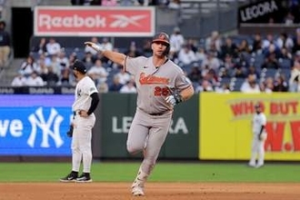 【ＭＬＢ】ピート・アロンソがスターンズ批判Ｔシャツで打撃練習「クソみたいな計算式」＝米報道